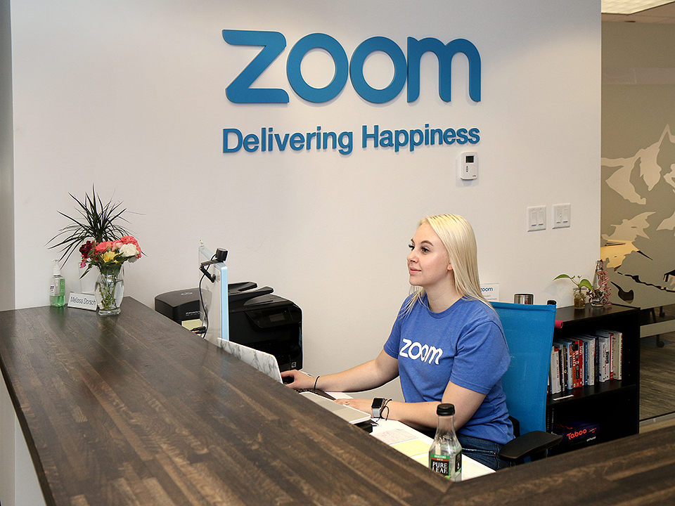 Zoom Front desk