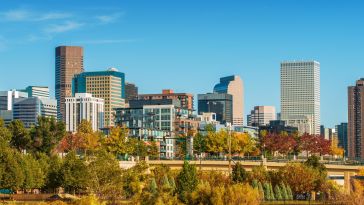 denver skyline in the fall